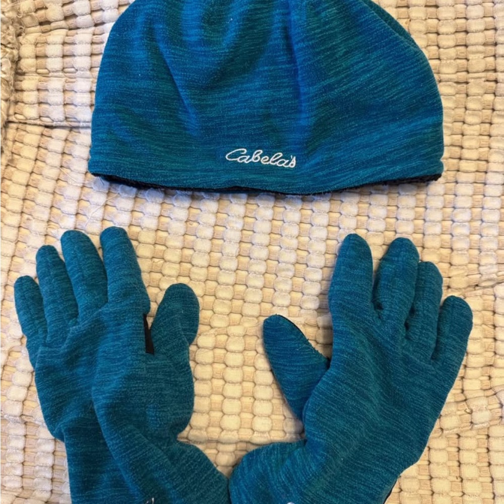 Cabela's Teal Gloves and Hat Set